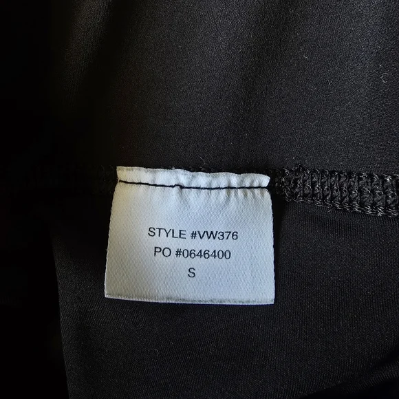 Vuori Women's Dark Bike Shorts - Picture 6 of 6